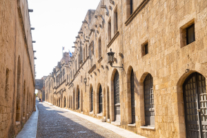 Κοσμοπολίτικη και παραδοσιακή