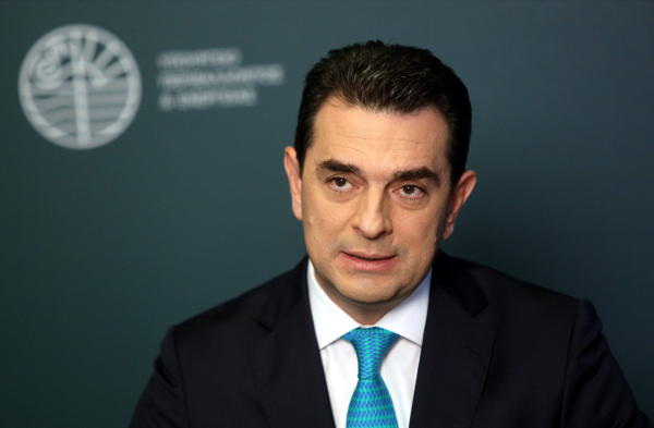 Σκρέκας: Στο επόμενο διάστημα επιταχύνουμε τον πράσινο μετασχηματισμό τής οικονομίας