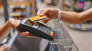 Επεκτείνεται η χρήση POS σε 35 δραστηριότητες της ελληνικής οικονομίας