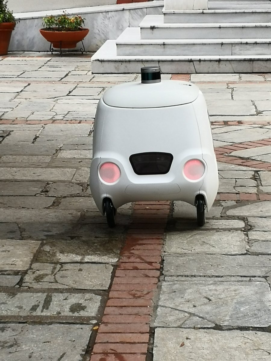 Αυτόνομα ρομπότ μεταφορών (delivery droids) στους δρόμους των Τρικάλων