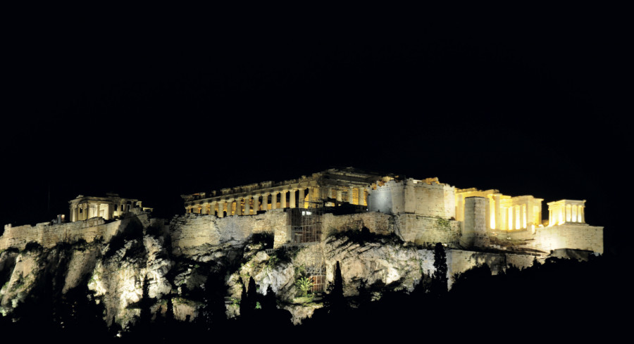 ΥΠΠΟΑ: Τριπλή διεθνής διάκριση για τον νέο φωτισμό της Ακρόπολης