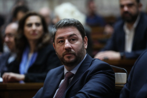 Ν. Ανδρουλάκης: Τρεις παρεμβάσεις για να σταματήσει η ασυδοσία των τραπεζών