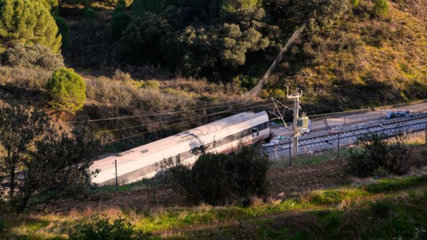 Ισπανία: Τους 41 έφτασαν οι νεκροί από το σιδηροδρομικό δυστύχημα στην Ανδαλουσία