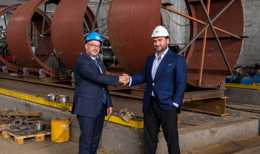 O κ. Αντώνης Πέππας, Διευθύνων Σύμβουλου της ΕΤΜΕ, και ο Δρ. Γεώργιος Κόρος, Πρόεδρος των Ναυπηγείων Σαλαμίνας