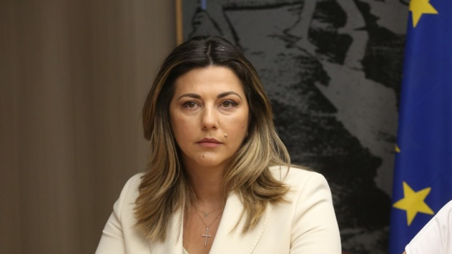 Ζαχαράκη για Εθνικό Απολυτήριο: Μείωση ύλης και εξεταζόμενων μαθημάτων