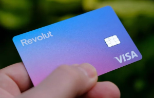 Revolut: Λανσάρει νέα επιπλατινωμένη ψηφιακή κάρτα με luxury προνόμια