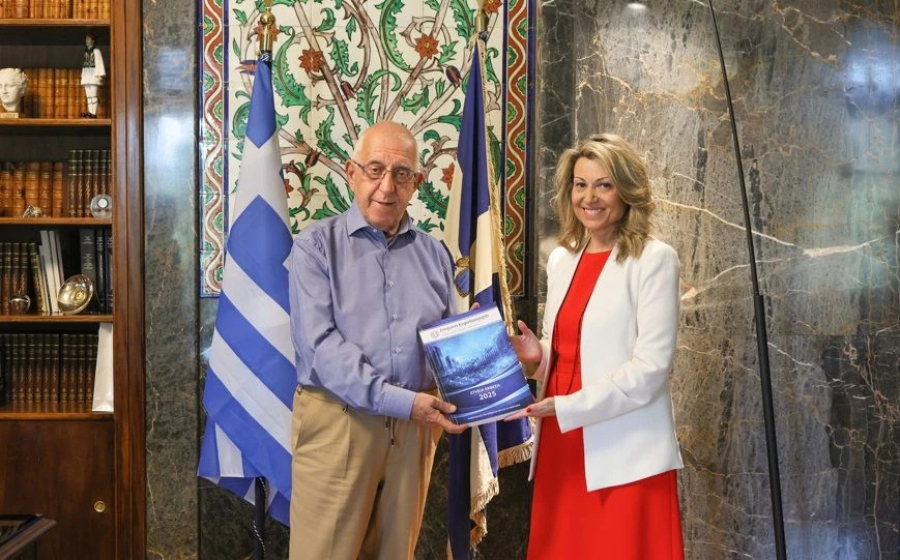 Επίδοση της ετήσιας έκθεσης από την Πρόεδρο της Επιτροπής Κεφαλαιαγοράς στον Πρόεδρο της Βουλής