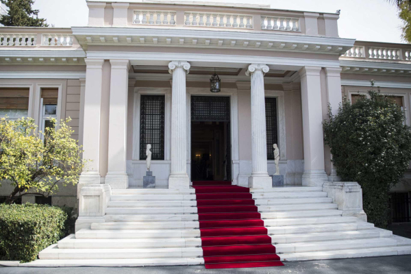 Σύσκεψη στο Μαξίμου για κορονοϊό - συστάσεις Ε.Ε. και ελλείψεις φαρμάκων