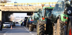 Θεσσαλονίκη: Με τρακτέρ και λεωφορεία, παραγωγοί από τα μπλόκα θα κινηθούν για το συλλαλητήριο στο λιμάνι