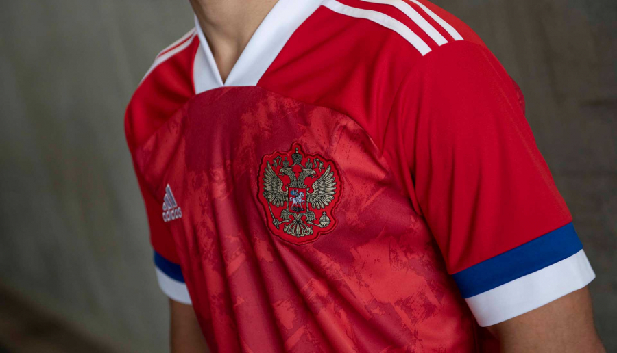 Ρωσία: Η Adidas διέκοψε τη συνεργασία της με την Ομοσπονδία ποδοσφαίρου