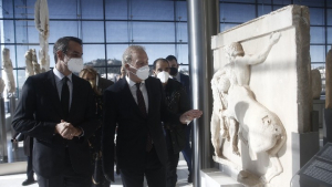 Επιστροφή θραυσμάτων των Γλυπτών στο Μουσείο της Ακρόπολης, παρουσία του πρωθυπουργού (vid)
