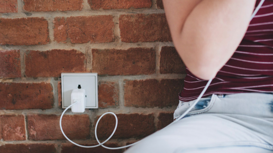 ΕΕ: Προς συμφωνία για τους ενιαίους φορτιστές ηλεκτρονικών συσκευών