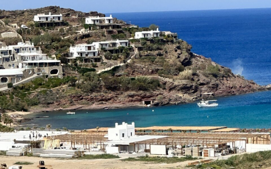 Μύκονος: Κοινοποιήθηκε πρόστιμο άνω των 13 εκατ. ευρώ σε γνωστό beach bar στον Πάνορμο