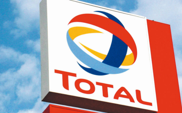 Ο εταίρος της TotalEnergies στην Ρωσία διαψεύδει ότι η κηροζίνη τους καταλήγει στα πολεμικά αεροσκάφη της Μόσχας