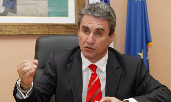Λοβέρδος: Να εγγυηθεί ενότητα και διαδικασίες ο Παπανδρέου