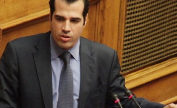 Πλεύρης: Επιδιώκουμε λύση στο πλαίσιο του Συντάγματος για τους συμβασιούχους στο χώρο της υγείας
