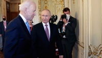Ουκρανική κρίση: &quot;Ναι&quot; από Μπάιντεν - Πούτιν για σύνοδο κορυφής, έπειτα από πρόταση Μακρόν