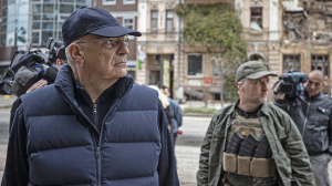 Σε καταφύγιο στο Κίεβο ο Ν. Δένδιας