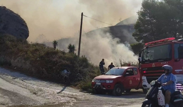 Πυρκαγιά στο Αργάσι της Ζακύνθου - Ισχυρές πυροσβεστικές δυνάμεις στο σημείο
