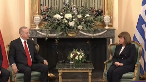 Σακελλαραπούλου - Ερντογάν: Οι δύο πρόεδροι τόνισαν τη βούληση για βελτίωση των ελληνοτουρκικών σχέσεων