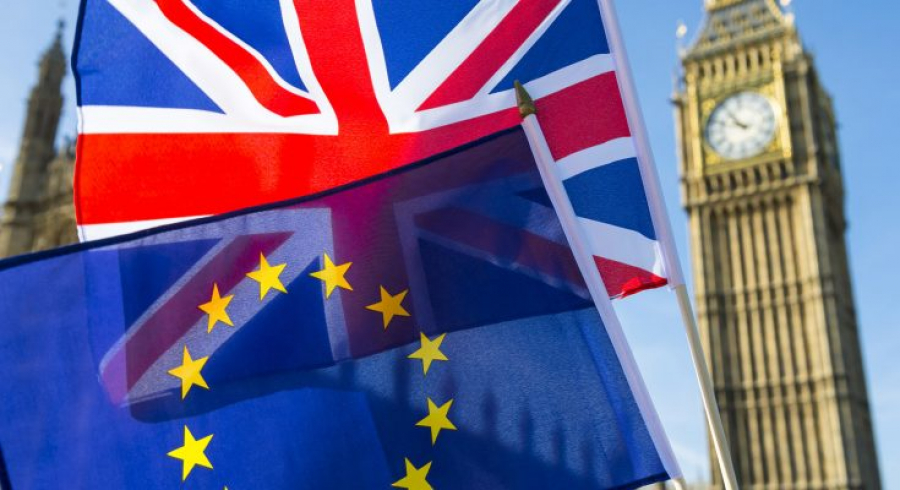 Βρετανία: Ζητά νέα συμφωνία για το μετά το Brexit εμπόριο για τη Βόρεια Ιρλανδία