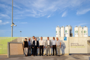 Από αριστερά προς τα δεξιά Δήμητρα Λαλούμη, Διευθύντρια Marketing, TITAN | Σωκράτης Σπυράτος, Προϊστάμενος Περιφέρειας Κεντρικής Ελλάδας, INTERBETON | Γιώργος Μωραΐτης, Business Development Manager, INTERBETON | Χριστόφορος Βούλγαρης, Διευθυντής Ετοίμου Σκυροδέματος, INTERBETON | Ανδρέας Καψάλης, Chief Programme Execution Officer, LAMDA Development | Γιώργος Ρουμπής, Key Accounts Manager, INTERBETON | Νάσος Φατσέας, Senior Development Director Malls, Offices, Metropolitan Park, Leisure THE ELLINIKON | Κωνσταντίνος Μαθιόπουλος, Σύμβουλος, LAMDA Development