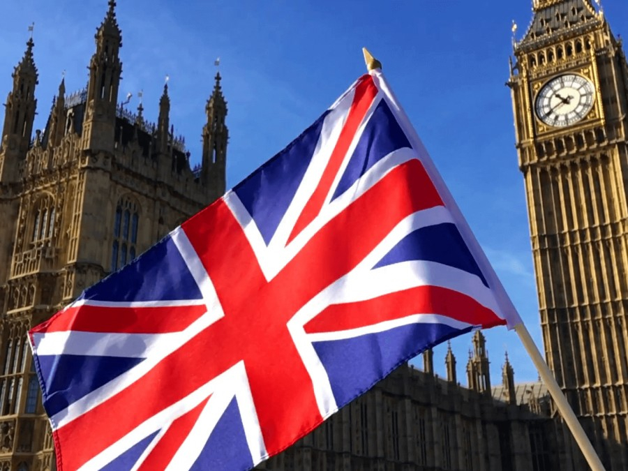 Βρετανία: Συρρίκνωση της οικονομίας κατά 0,5% τον Ιούλιο