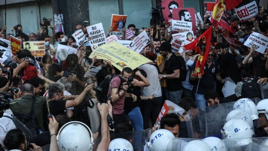 Τουρκία: Διαδηλώσεις και επεισόδια στην πλατεία Ταξίμ - Σχεδόν 200 συλλήψεις