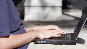 Τηλεργασία: Μόνο το 14% των Ευρωπαίων επιθυμεί να επιστρέψει κανονικά στο γραφείο