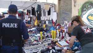 ΔΙΜΕΑ: Κατάσχεση 1500 κινητών και 600 μπλουζών λόγω παράνομου εμπορίου