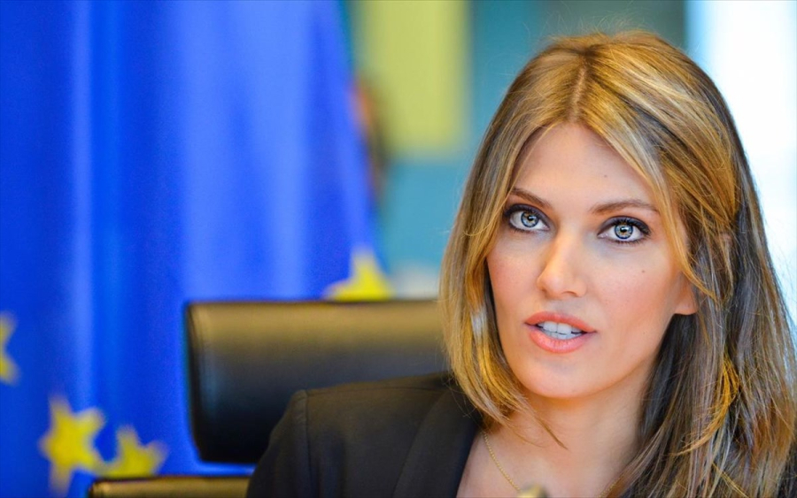Αναστέλλονται όλες οι αρμοδιότητες της Ε. Καϊλή στο Ευρωκοινοβούλιο