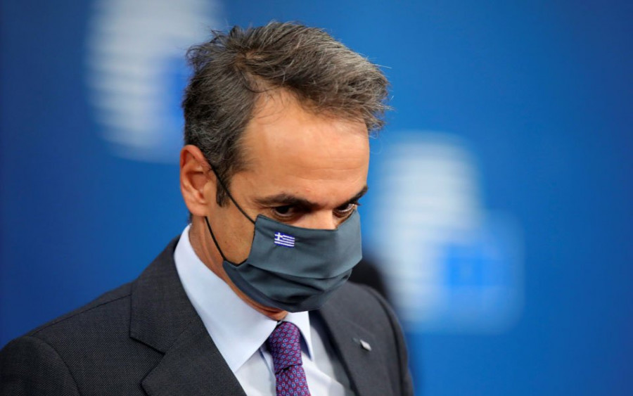 Handelsblatt: Ο Μητσοτάκης βασίζεται στην ανάπτυξη μέσω χαμηλότερων φόρων και ελπίζει στους τουρίστες