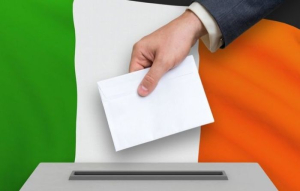 Ιρλανδία: Οι ψηφοφόροι προσέρχονται στις κάλπες για να εκλέξουν πρόεδρο