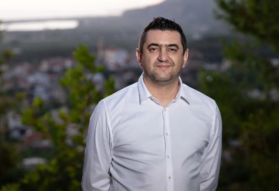 Tάσος Κάπος: Ο #1 franchisee της ΑΒ Βασιλόπουλος είναι από τη Ζαχάρω, έχει 40 καταστήματα και μεγαλώνει συνεχώς