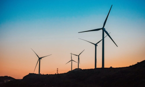 ΕΛΕΤΑΕΝ: Τα αιολικά πάρκα δεν έχουν υπερκέρδη - Επιδοτούν τους καταναλωτές