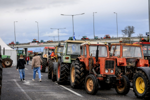Μακεδονία: Αμετακίνητοι στα μπλόκα οι παραγωγοί - Πού κλείνουν και ποιες ώρες –Ποια νέα σημεία καταλαμβάνουν