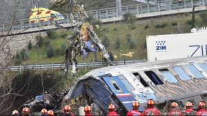 Στους 43 οι νεκροί, από τη σύγκρουση τρένων στα Τέμπη - Συνεχίζονται οι έρευνες στα συντρίμμια