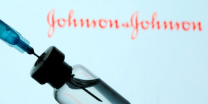 Ολλανδία - εμβολιασμοί: Περισσότερα οφέλη παρά κίνδυνοι από τα εμβόλια Johnson&amp;Johnson