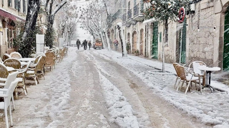 Ισπανία: Οδηγοί εγκλωβίστηκαν στα χιόνια στη...Μαγιόρκα