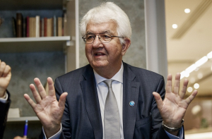 Χόλτσμαν (ΕΚΤ): Όλα είναι πιθανά στη συνεδρίαση του Δεκεμβρίου