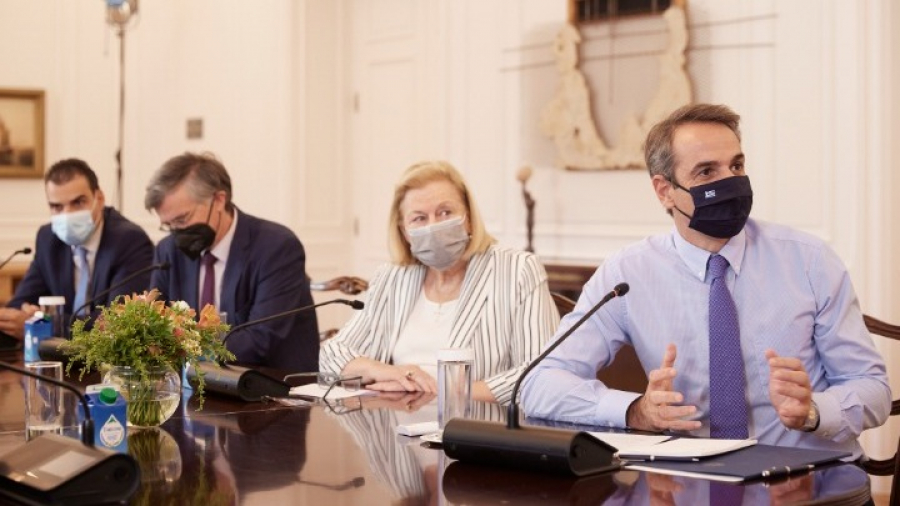 Μητσοτάκης: Kατάλληλη χρονική στιγμή να αυξήσουμε σημαντικά τα ποσοστά εμβολιασμού στους ανηλίκους