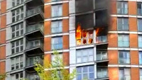 Λονδίνο: Φωτιά σε πολυώροφο κτίριο - Μεγάλη κινητοποίηση Πυροσβεστικής