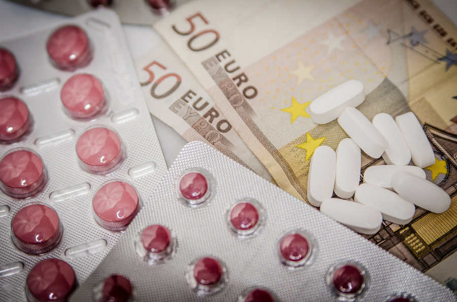 ΙΟΒΕ - ΣΦΕΕ: Στα 2,7 δισ. ευρώ η δημόσια χρηματοδότηση φαρμάκων για το 2022