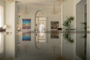Το Poseidonion Grand Hotel εγκαινιάζει τη συνεργασία του με τη Skoufa Gallery