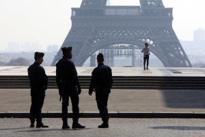 Γαλλία - Lockdown: Λήγει στις 30 Ιουνίου η απαγόρευση κυκλοφορίας