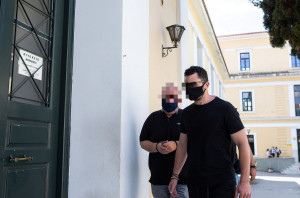 Απόπειρα αρπαγής 12χρονης στην Ραφήνα: Στον εισαγγελέα ο δράστης (vids)