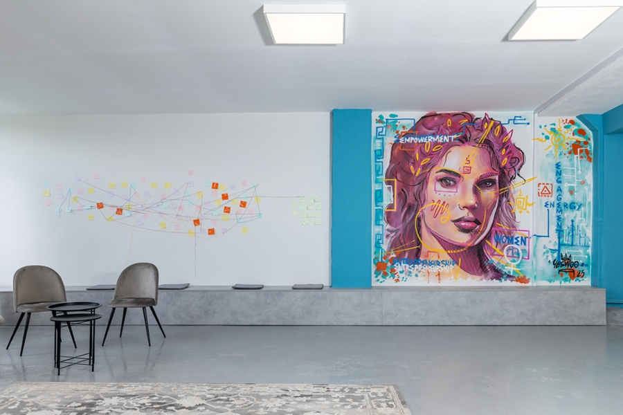 HELLENiQ ENERGY: Στήριξη του WEHub - Female Empowerment Hub στη Θεσσαλονίκη