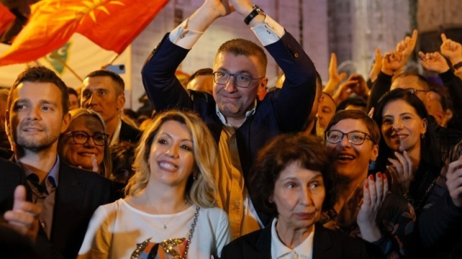 Βόρεια Μακεδονία: «Θρίαμβος» του δεξιού αντιπολιτευόμενου VMRO-DPMNE στις βουλευτικές και προεδρικές εκλογές