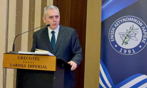 Μ. Χαρακόπουλος σε βράβευση μαθητών: Να σταδιοδρομήσετε στην Ελλάδα