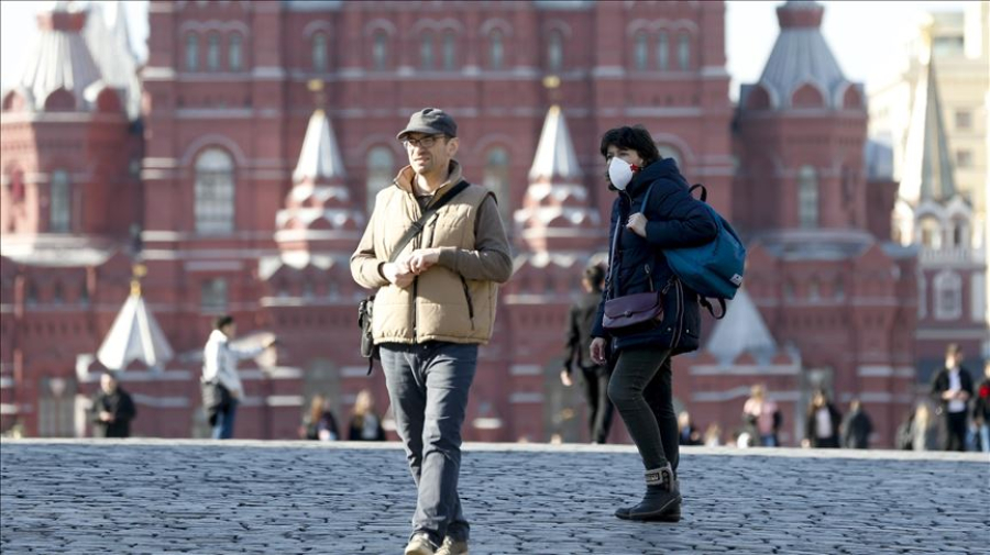 Στο υψηλότερο επίπεδο από το Μάρτιο τα κρούσματα κορονοϊού στη Ρωσία